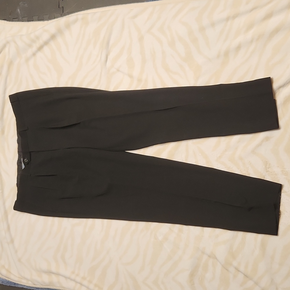 Gold Series Perfect Fit Pleated Men's Dress Pant